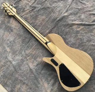 Custom Grand 5 Strings Bass in Natural Color