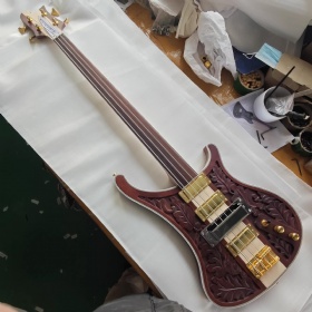 Custom 4 Strings Rickenbacker Style Fretless Engraved Bass Guitar with Gold Hardware